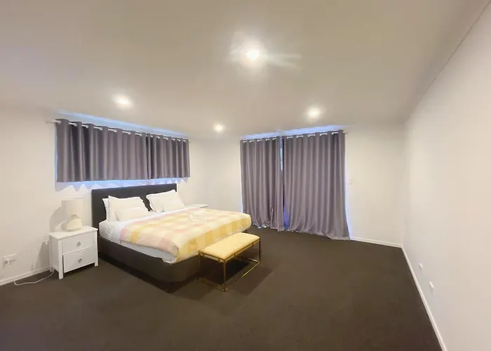 Sunshine Brand New 4 Bedroom House *